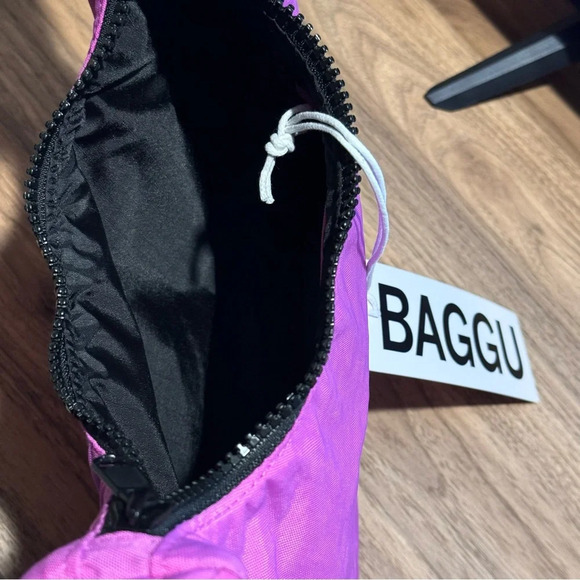 NWT Baggu Extra Pink Mini Nylon Shoulder Bag Adjustable Strap Comfy Going Out - Picture 3 of 5